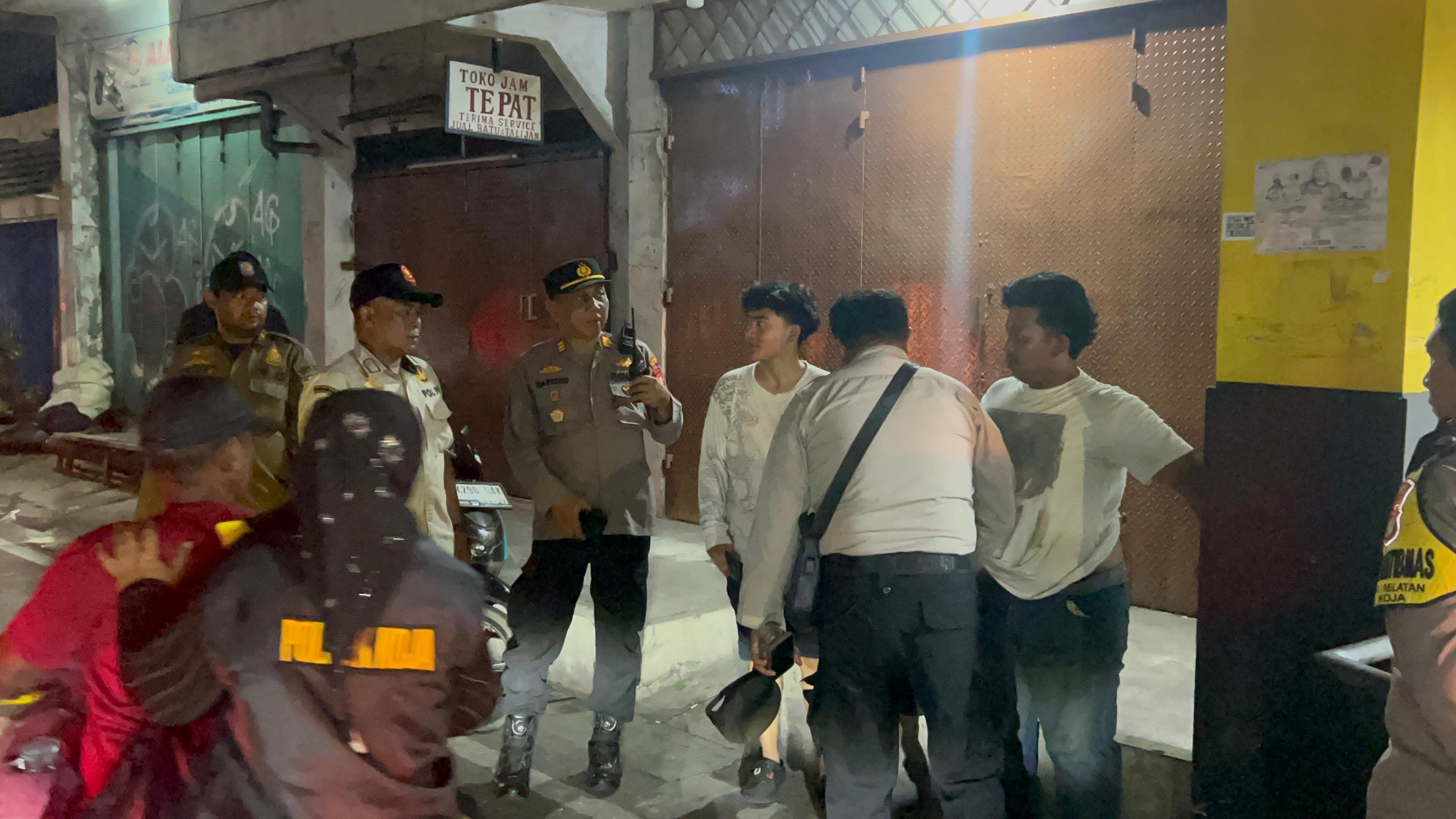 Patroli KRYD Polsek Koja Sisir Titik Rawan, Puluhan Remaja Dibubarkan di Rawa Badak