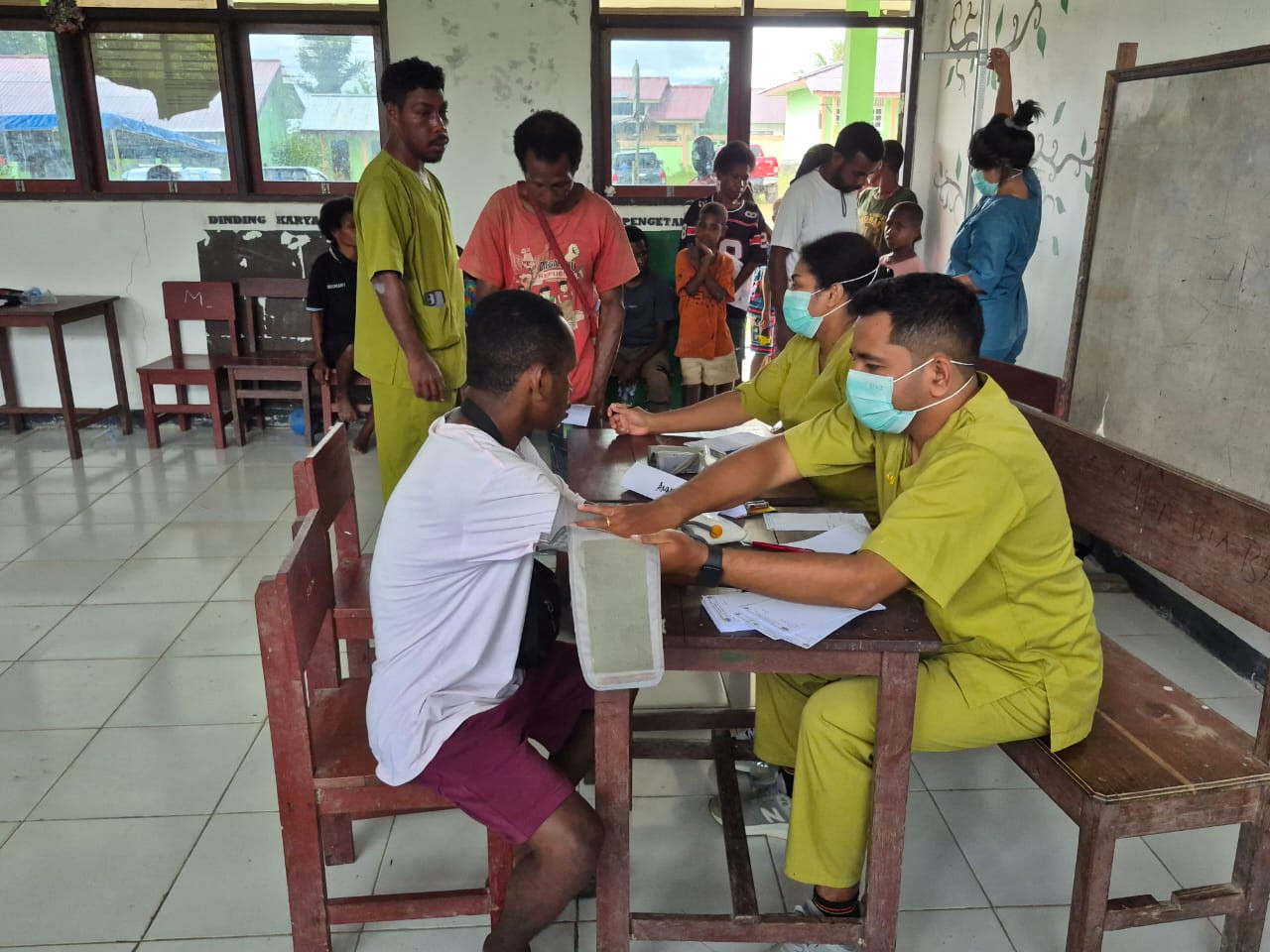 Wakil Bupati Paulus Ajambuani Apresiasi Kegiatan TMMD 126 dalam Upaya Tingkatkan Kesehatan Masyarakat Tambrauw