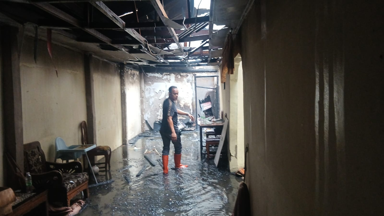 Polsek Koja Selidiki Rumah Tinggal Terbakar di Koja, Diduga Akibat Korsleting Listrik