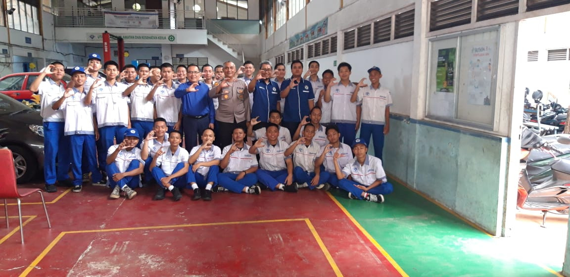 Kapolsek Koja Gelar Program Police Go to School di SMK Cikini