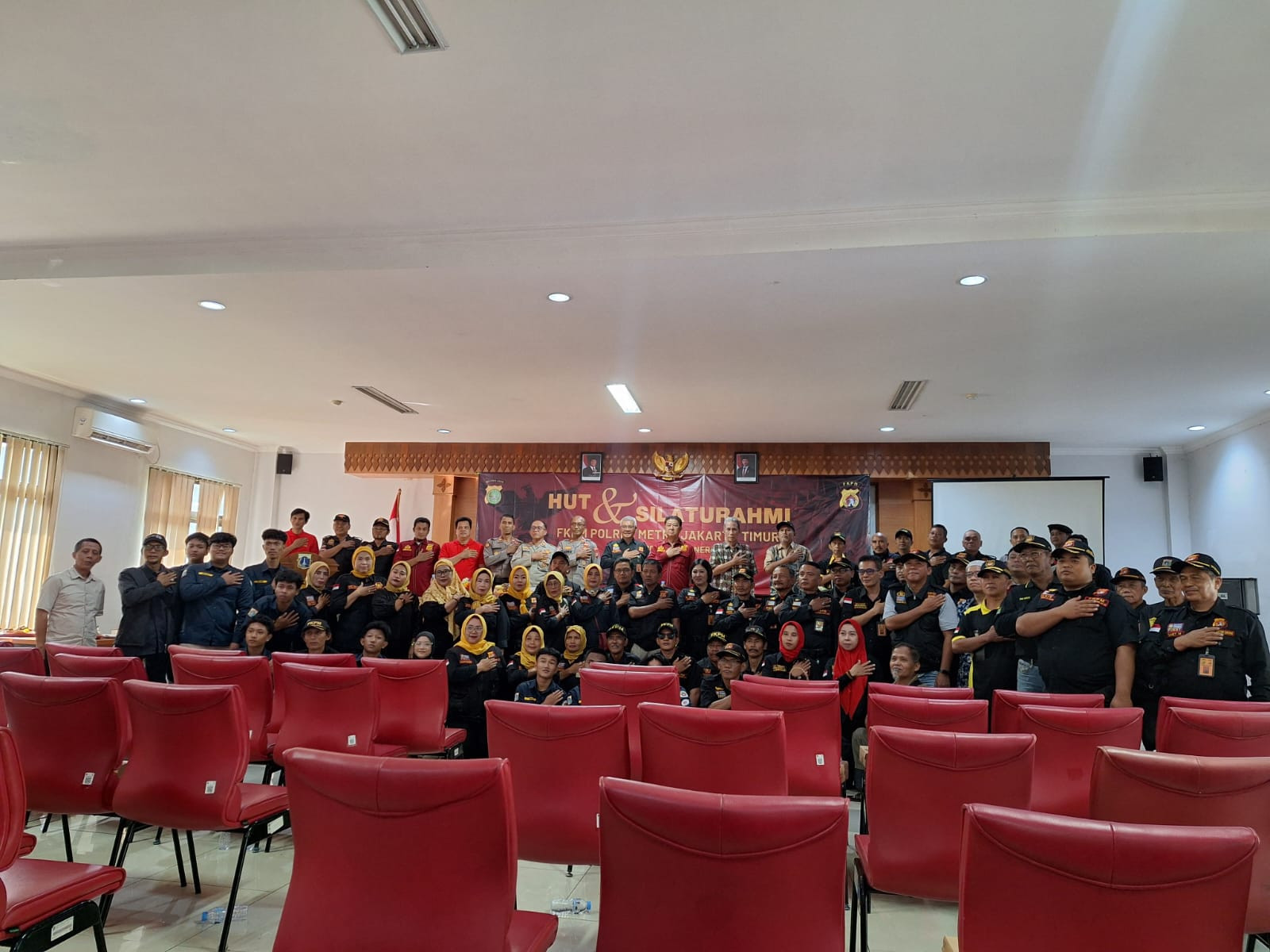 Kapolsek Makasar Hadiri HUT dan Silaturahmi FKPM Polres Metro Jakarta Timur