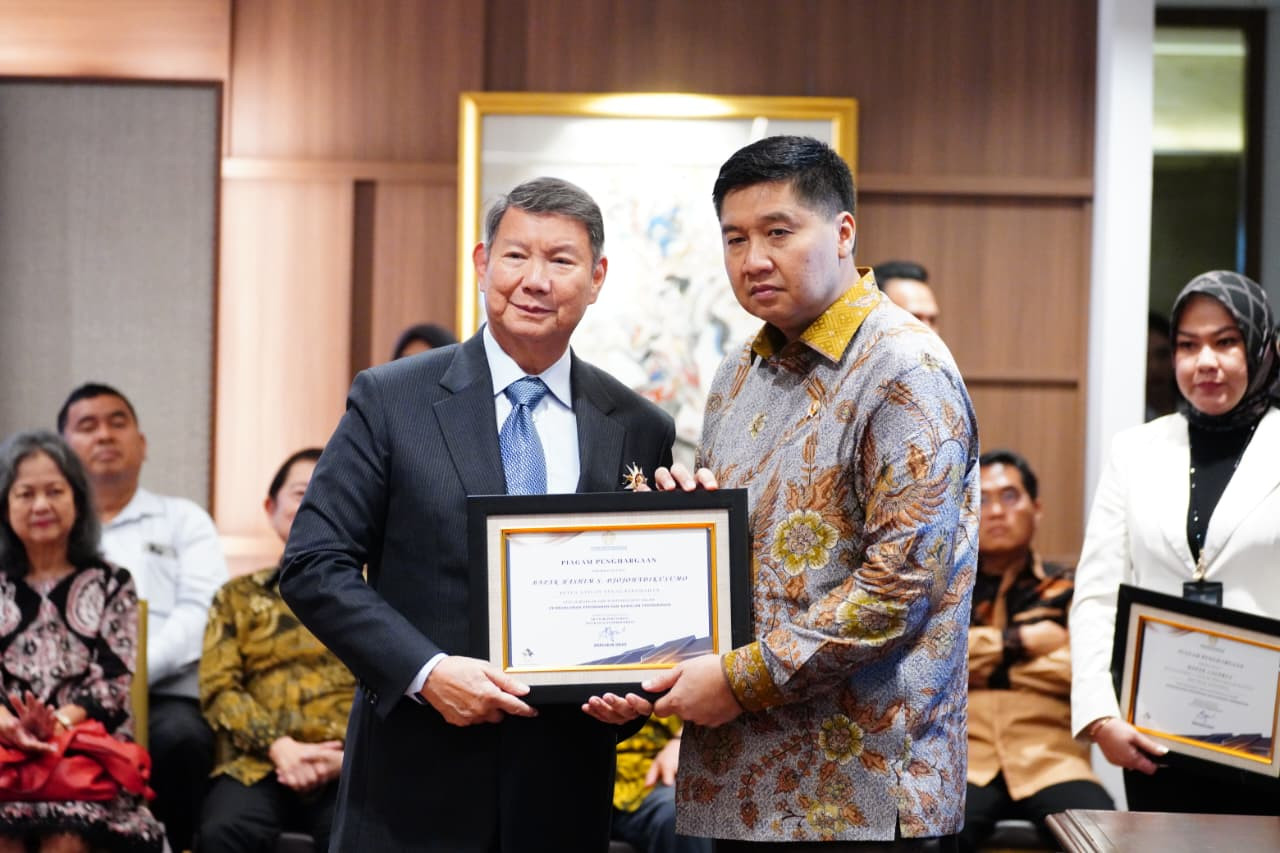 Dukungan Polri pada Program 3 Juta Rumah Subsidi Diganjar Penghargaan dari Menteri PKP