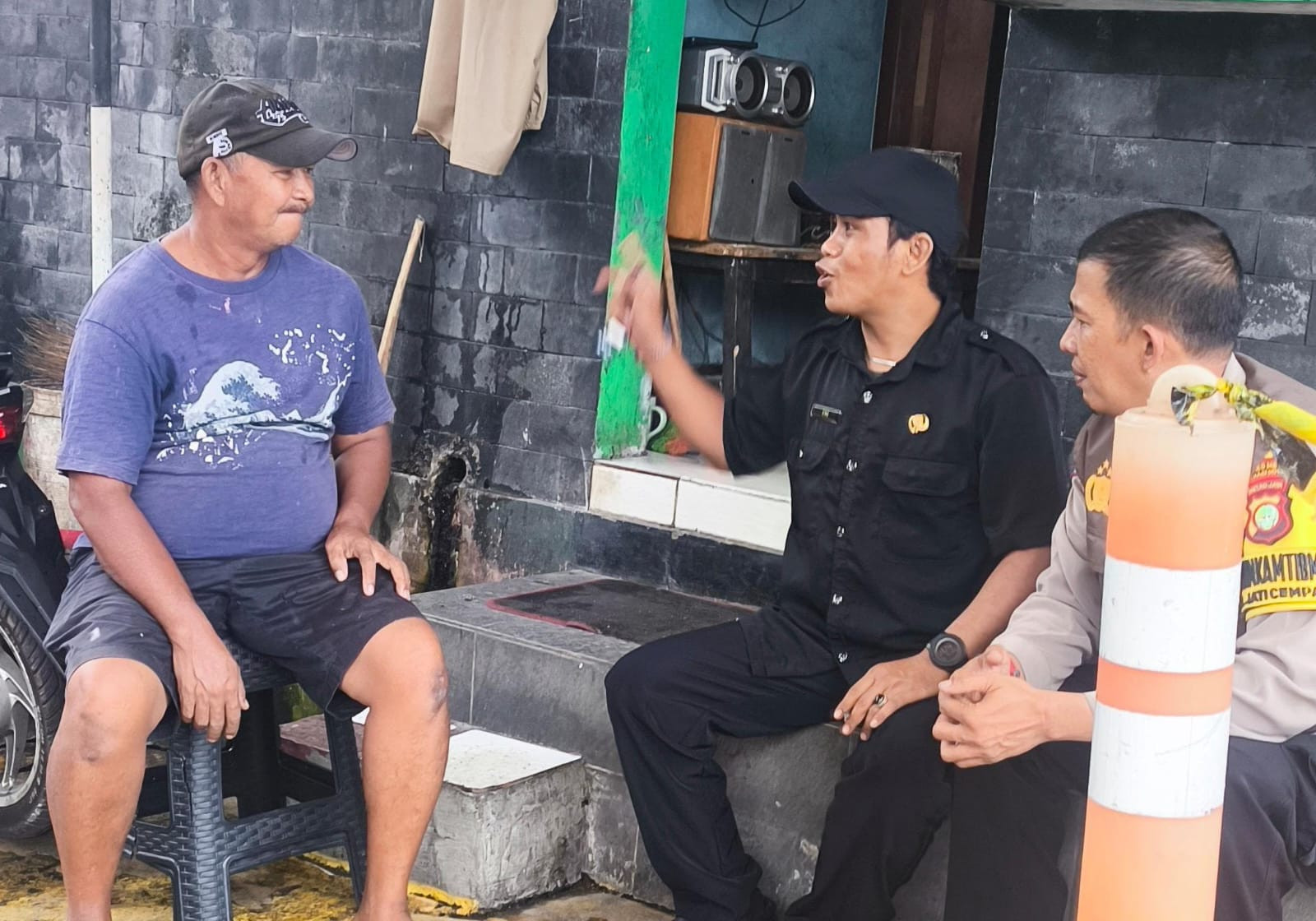 Sambang Bhabinkamtibmas Kelurahan Jaticempaka dalam Rangka Harkamtibmas