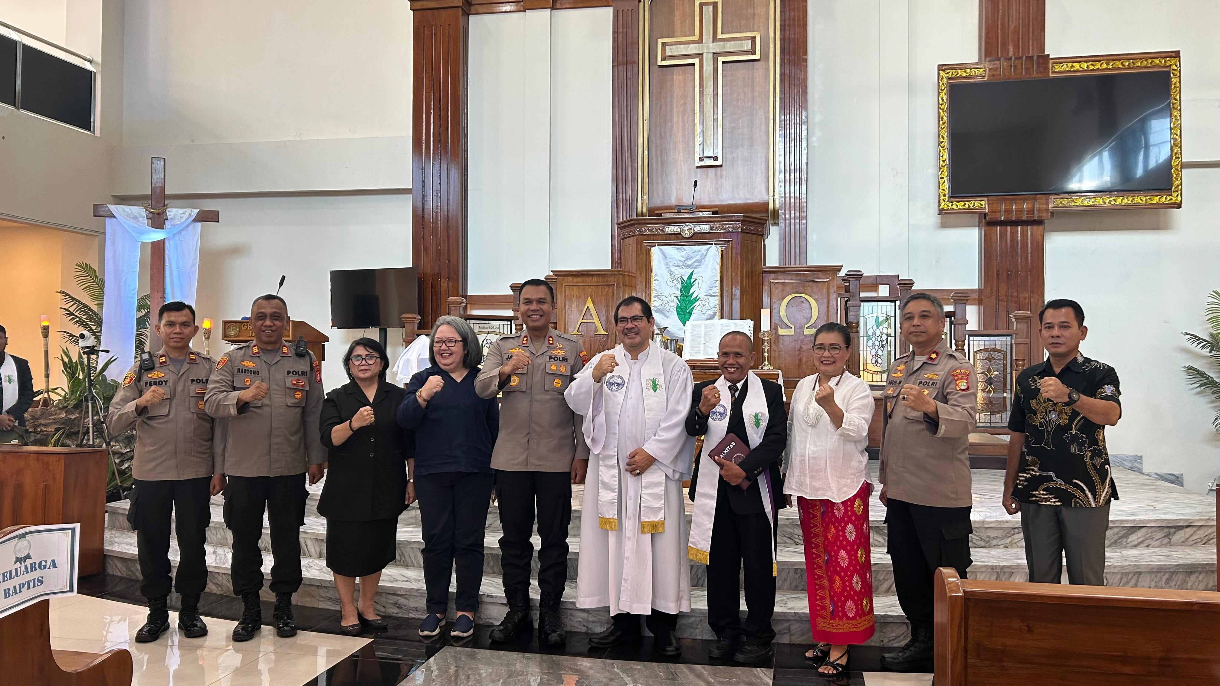Waka Polres Metro Jakarta Utara Hadiri Program Minggu Kasih di Gereja Petra Koja: Ajak Jemaat Bersama Jaga Kamtibmas