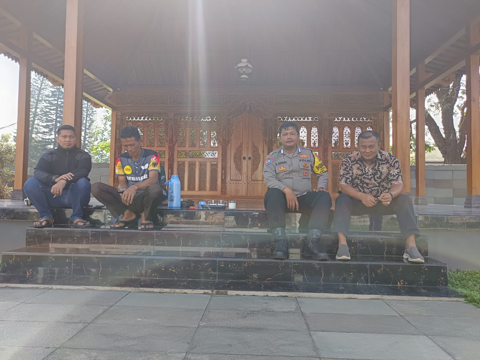 Bhabinkamtibmas Desa Kopo Polsek Cisarua Polres Bogor Laksanakan Sambang Warga Berikan Pesan Kamtibmas