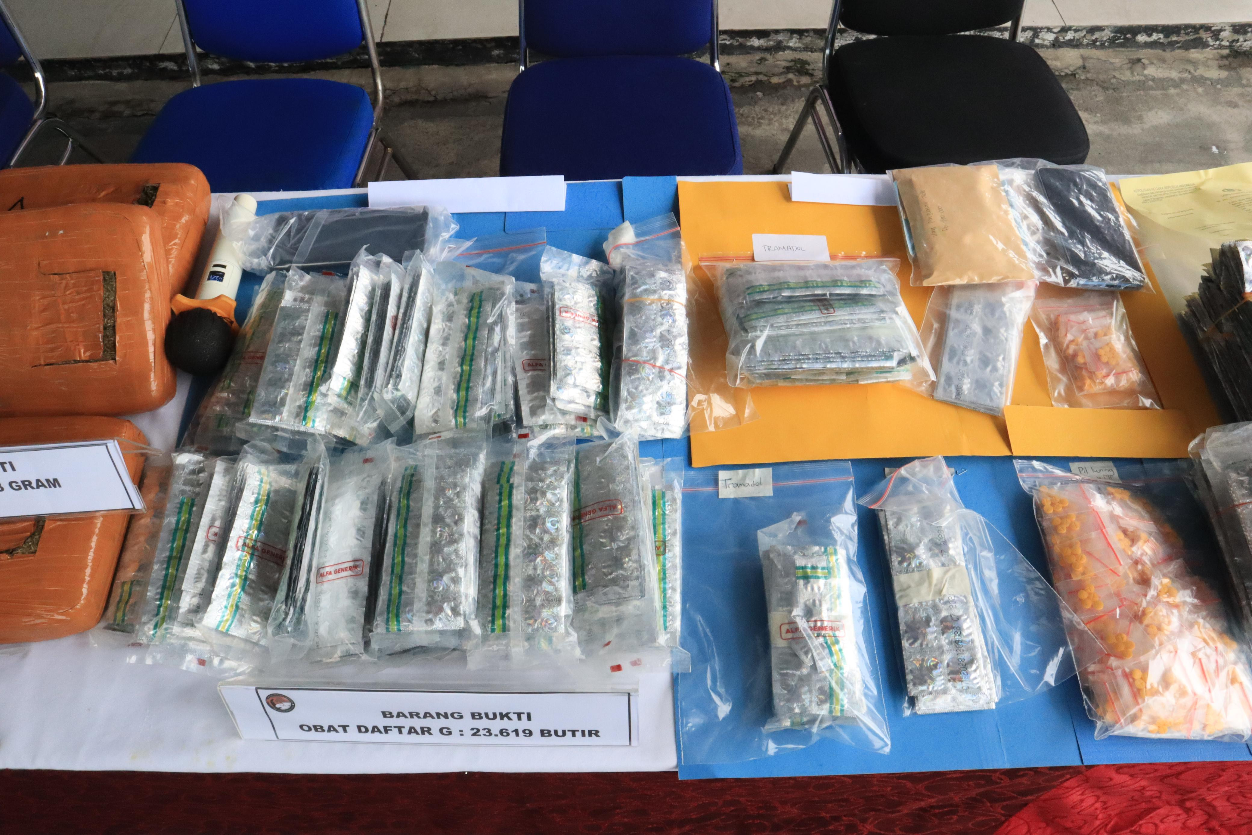 Polres Metro Bekasi Kota Ungkap 6 Kasus Peredaran Obat Keras Ilegal, 23.619 Butir Disita