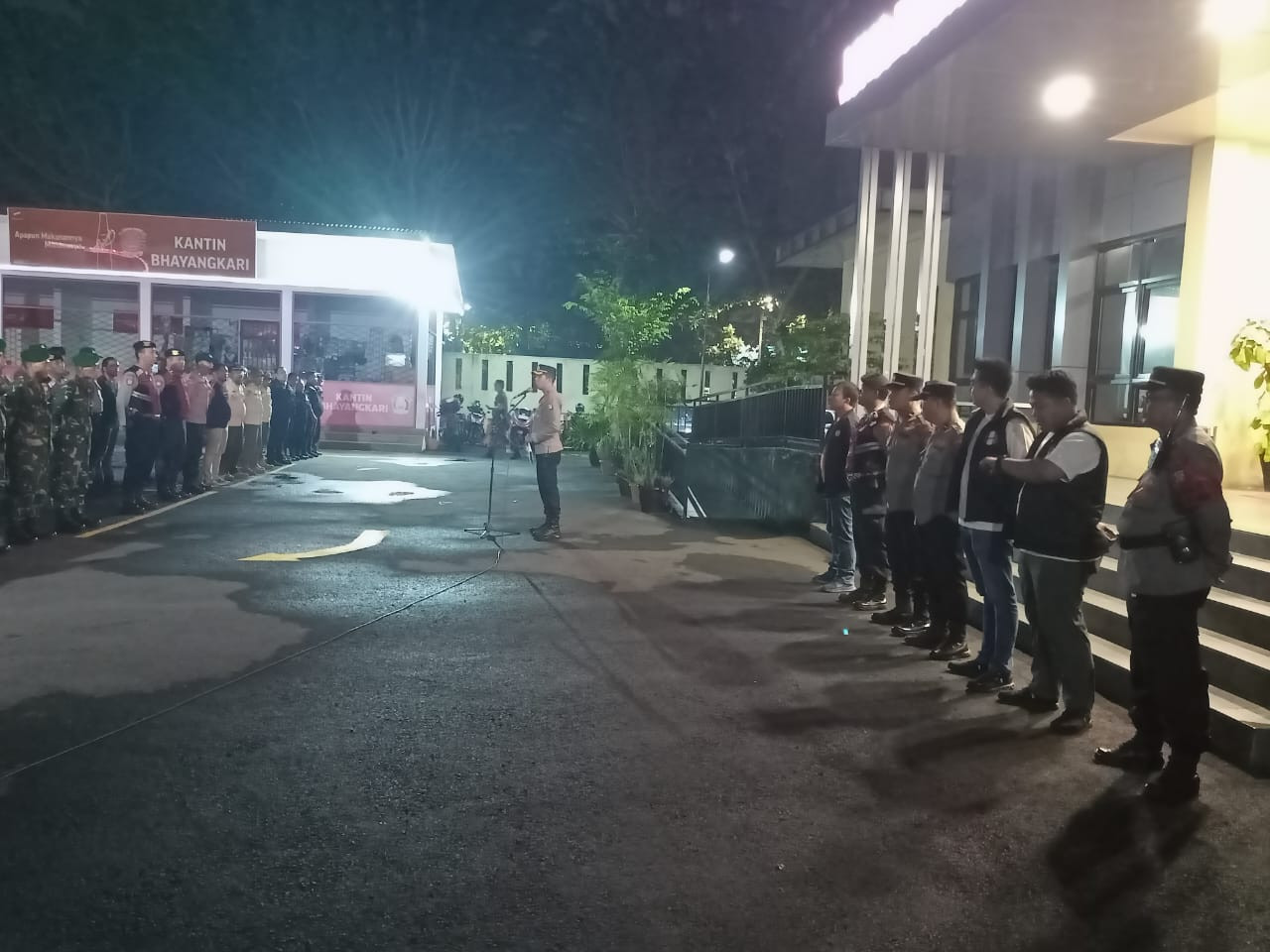 APEL OPS KRYD BRANTAS JAYA 2025: POLSEK KELAPA GADING GELAR PATROLI SKALA BESAR CIPTAKAN KAMTIBMAS