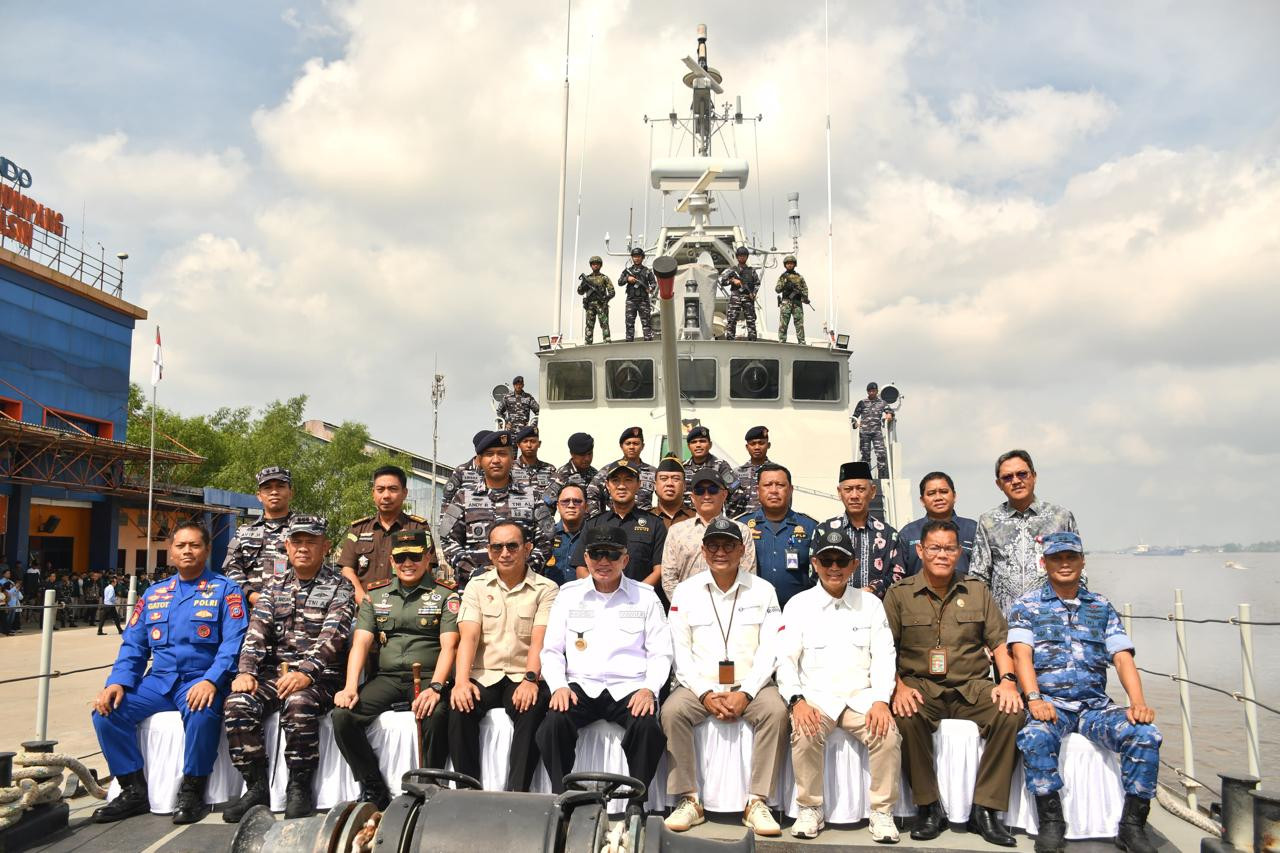 TNI AL Bersama Bank Indonesia Gelar Ekspedisi Rupiah Berdaulat di Perairan Provinsi Kalimantan Selatan
