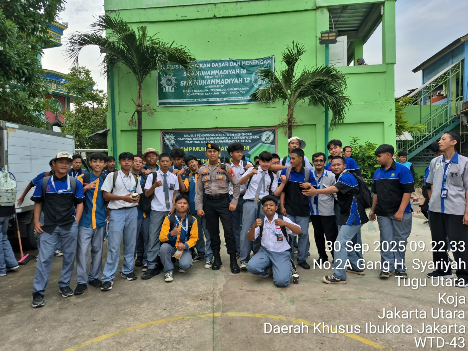 Polisi Sambangi SMK Muhammadiyah 12 Koja, Ajak Pelajar Fokus Belajar dan Jauhi Aksi Unjuk Rasa