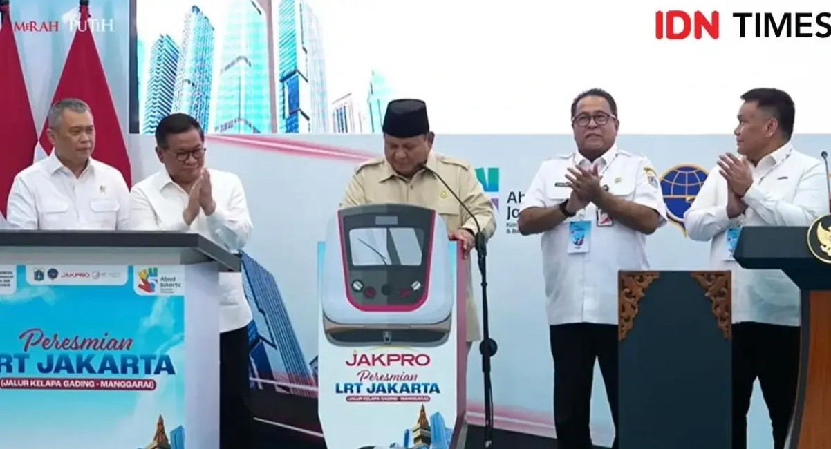 Di Depan Prabowo, Gubernur DKI ‘Kampanyekan’ Angka 8 di Peresmian LRT Kelapa Gading-Manggarai