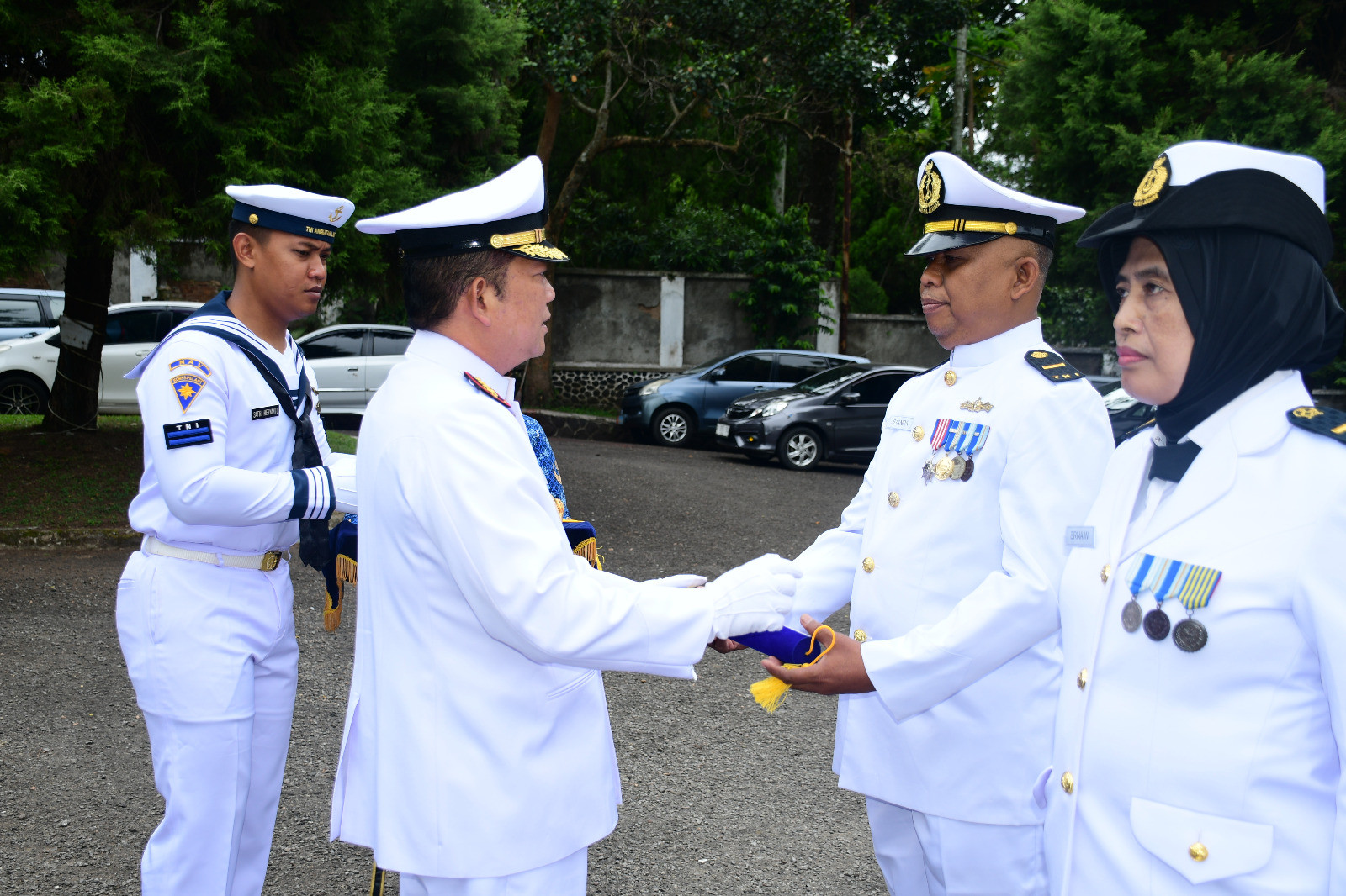 Suasana Haru Warnai Acara Wisuda Purna Bakti di Lanal Bandung