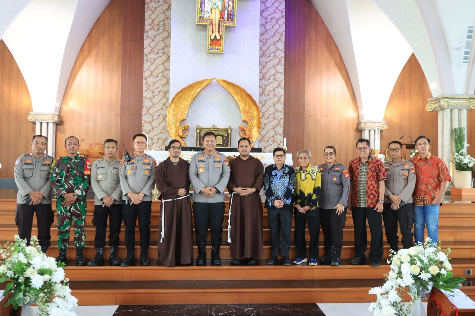 Kapolres Metro Bekasi Kota Tinjau Pengamanan Ibadah Kenaikan Yesus Kristus di Gereja Santa Clara