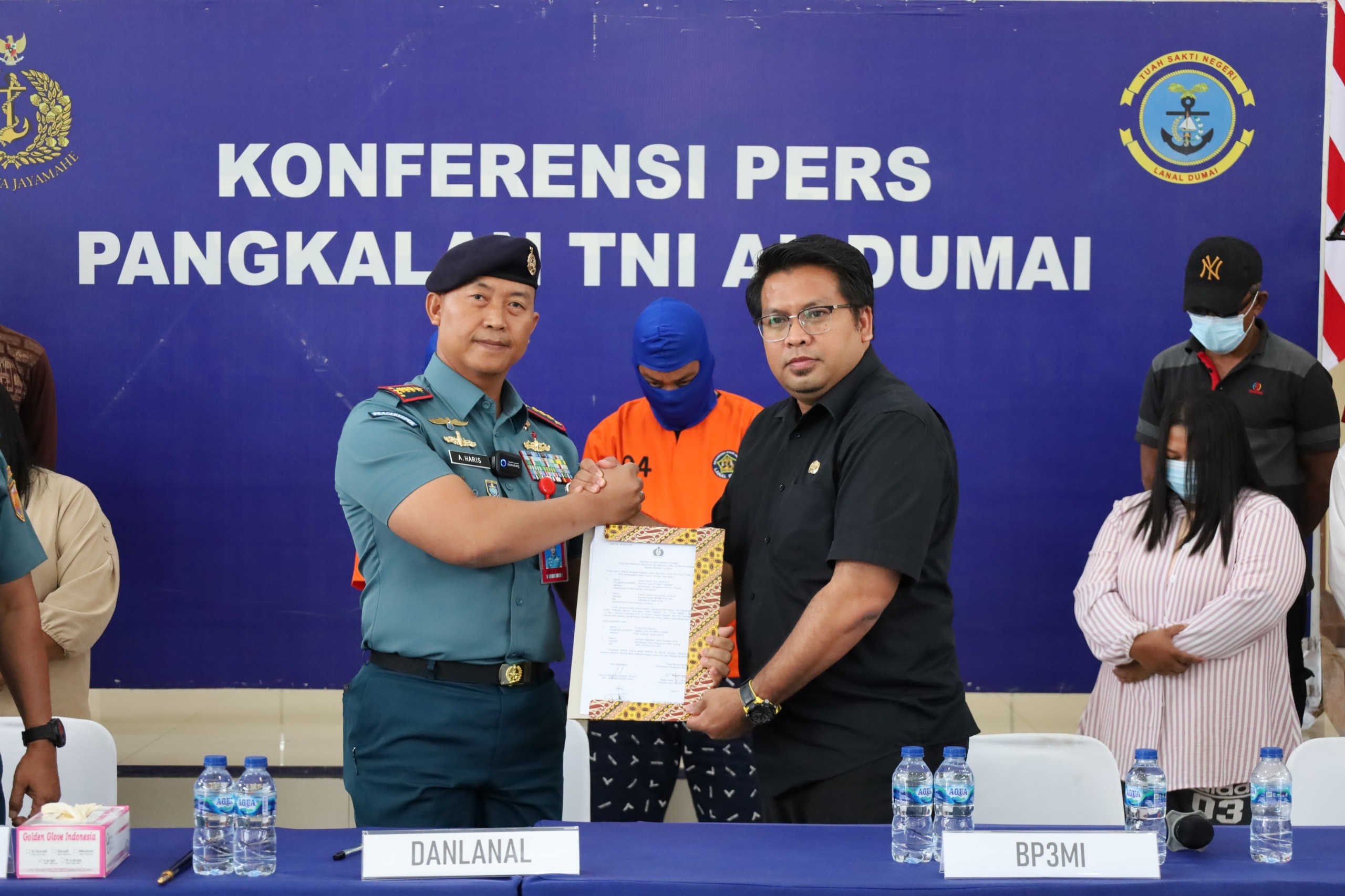 Gerak Cepat Tim Gabungan F1QR Lanal Dumai, 19 Calon PMI Non Prosedural dan 2 Pelaku TPPM Berhasil Diamankan