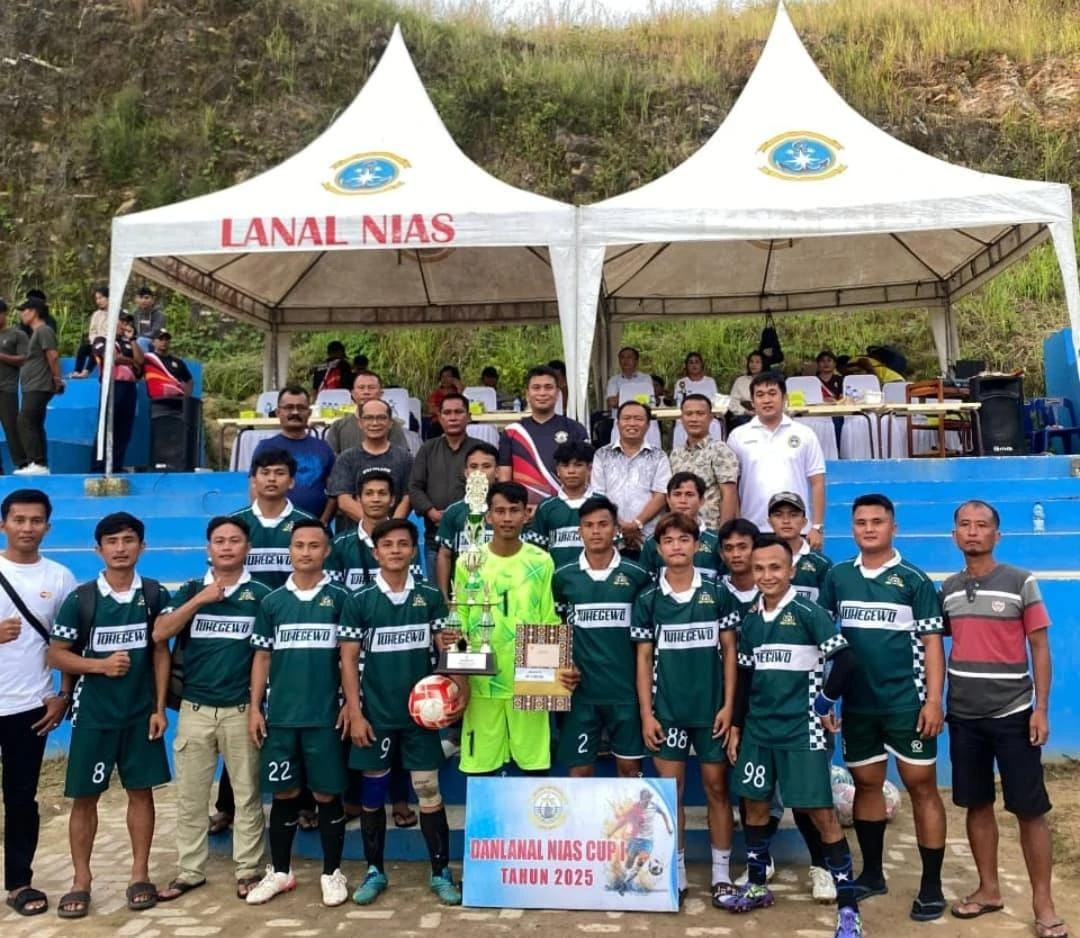 Penutupan Turnamen Sepak Bola Danlanal Nias Cup I Tahun 2025 Sukses Digelar