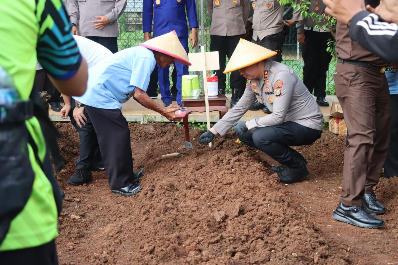 Polres Metro Bekasi Kota Gelar Penanaman Jagung Serentak, Dukung Ketahanan Pangan Nasional