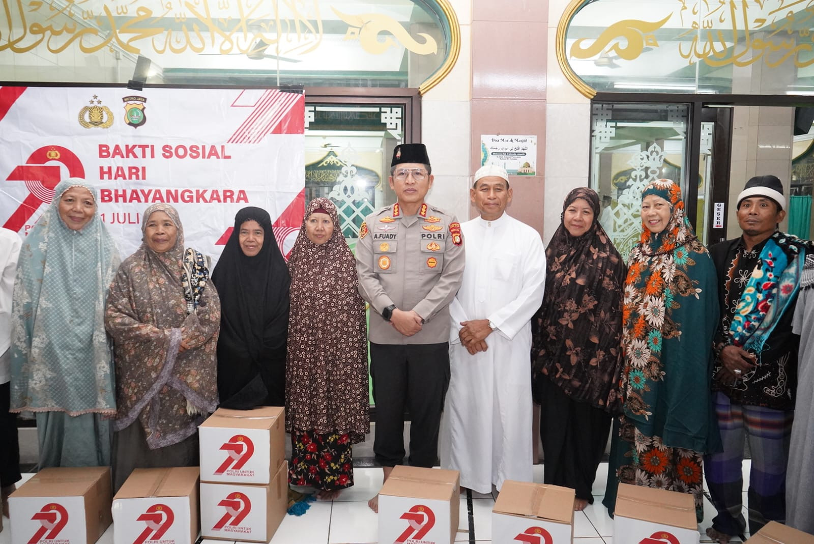 Polres Metro Jakarta Utara Gelar Bhakti Sosial di Masjid Jami Al-Kautsar Rorotan, Wujud Kepedulian di Hari Bhayangkara ke-79