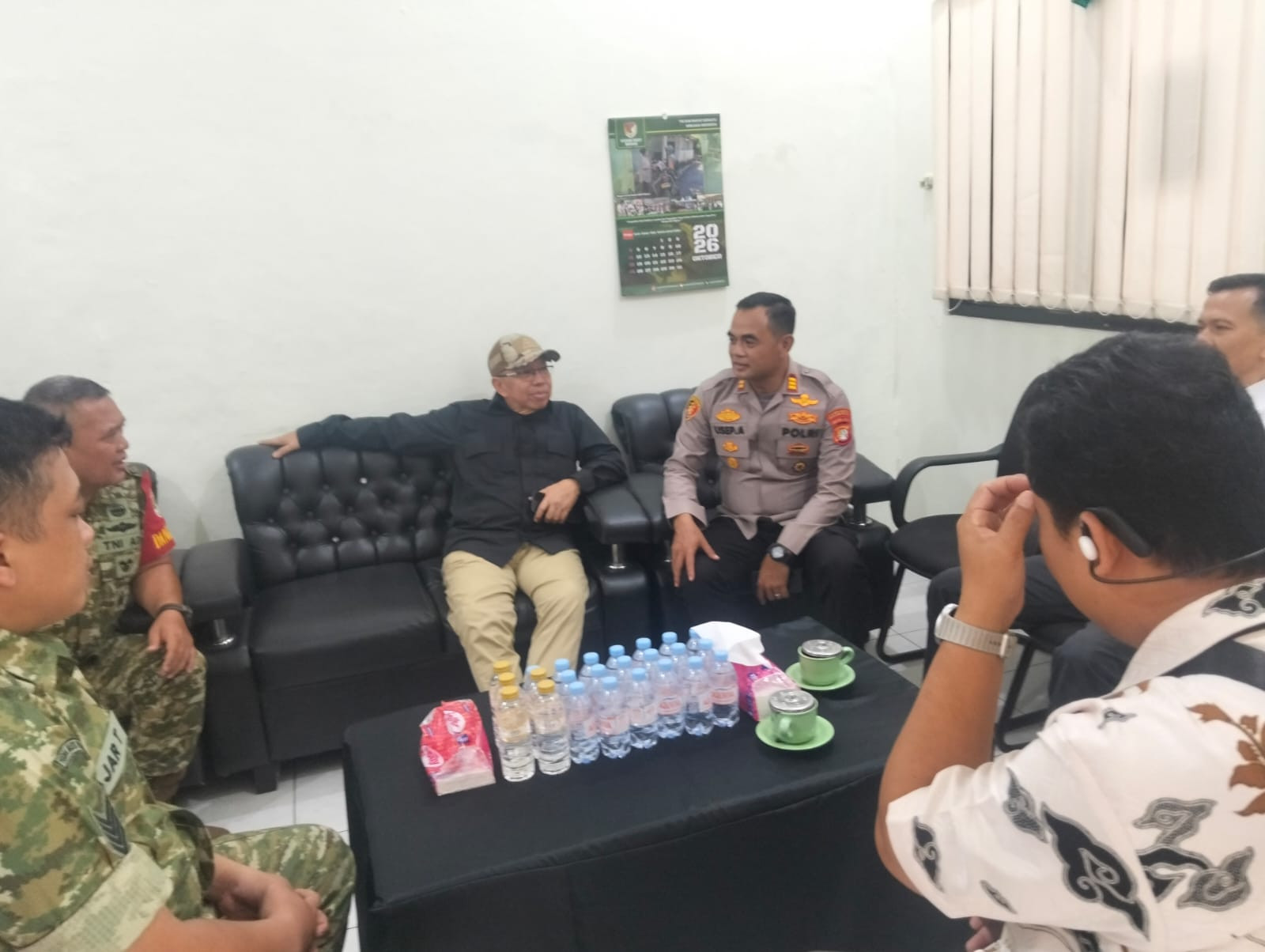 Polisi Bersama Masyarakat, Kapolsek Bekasi Barat Kunjungi Koramil 01 Kranji Perkuat Soliditas TNI-Polri