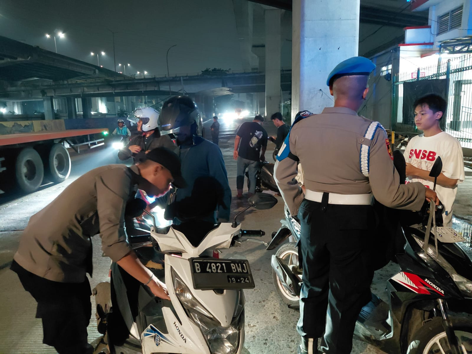 Polsek Pademangan Amankan Dua Terduga Pelaku Narkotika Saat Patroli KRYD dan Razia Stasioner