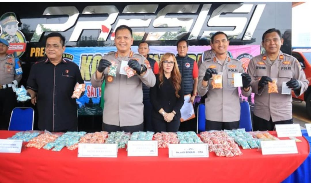 Satresnarkoba Polres Metro Bekasi Kota Bongkar Jaringan Narkoba Lintas Daerah, Ribuan Butir Ekstasi Disita