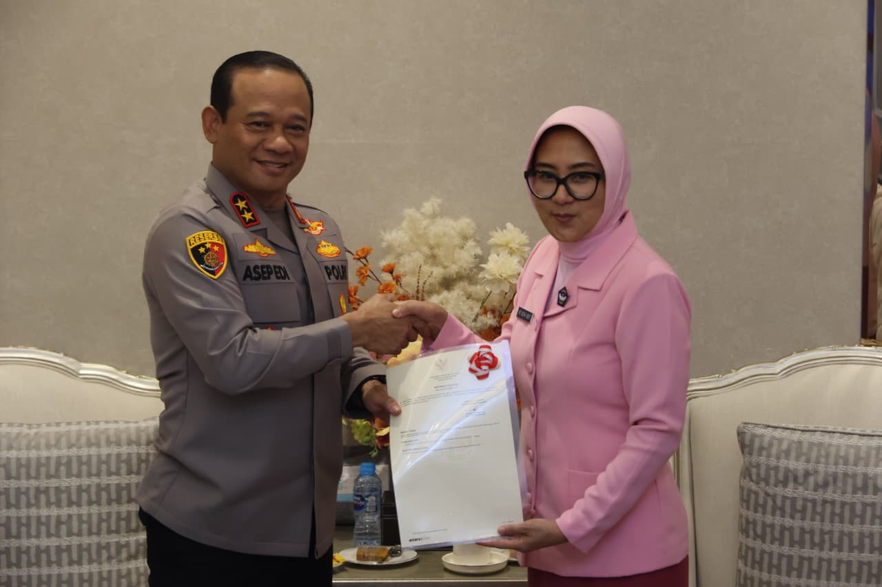 Kapolda Metro Jaya Terima Sertifikat Tanah SD Bhayangkari dari BPN Jakarta Utara