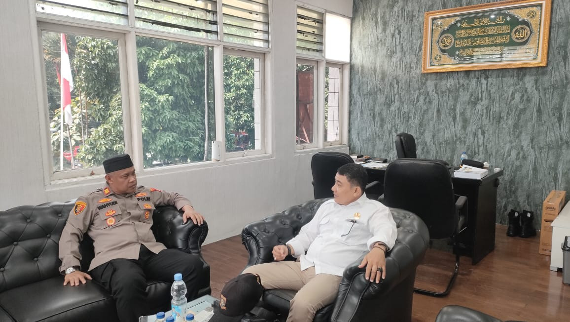Kapolsek Bekasi Barat Terima Kunjungan Silaturahmi Ketua Pokdarkamtibmas, Komitmen Bersama Jaga Kamtibmas