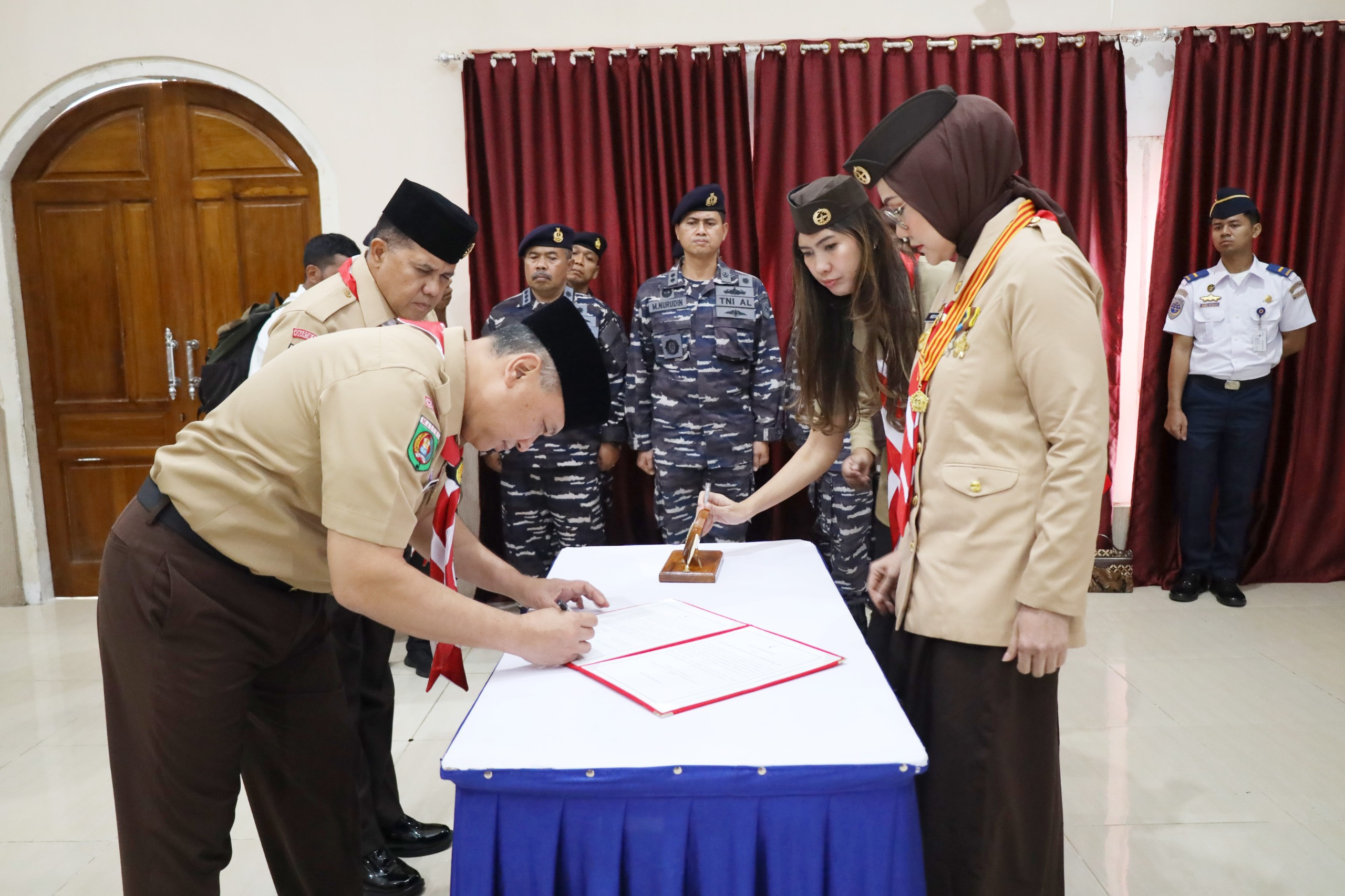 Dankodaeral IX Dilantik Sebagai Ketua Majelis Pembimbing Bersama Pengurus Saka Bahari Kodaeral IX Periode 2025-2030