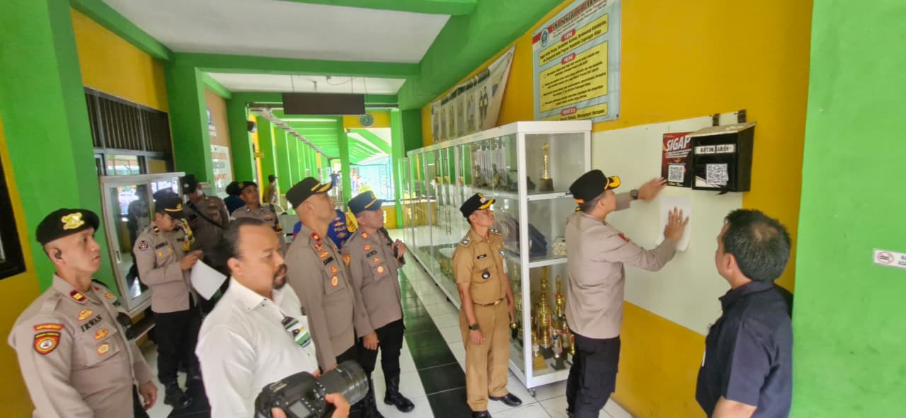 Inovasi Kapolres Kepulauan Seribu: Sosialisasi Layanan Maksimal Lewat Barcode Anti Bullying dan Jaga Laut