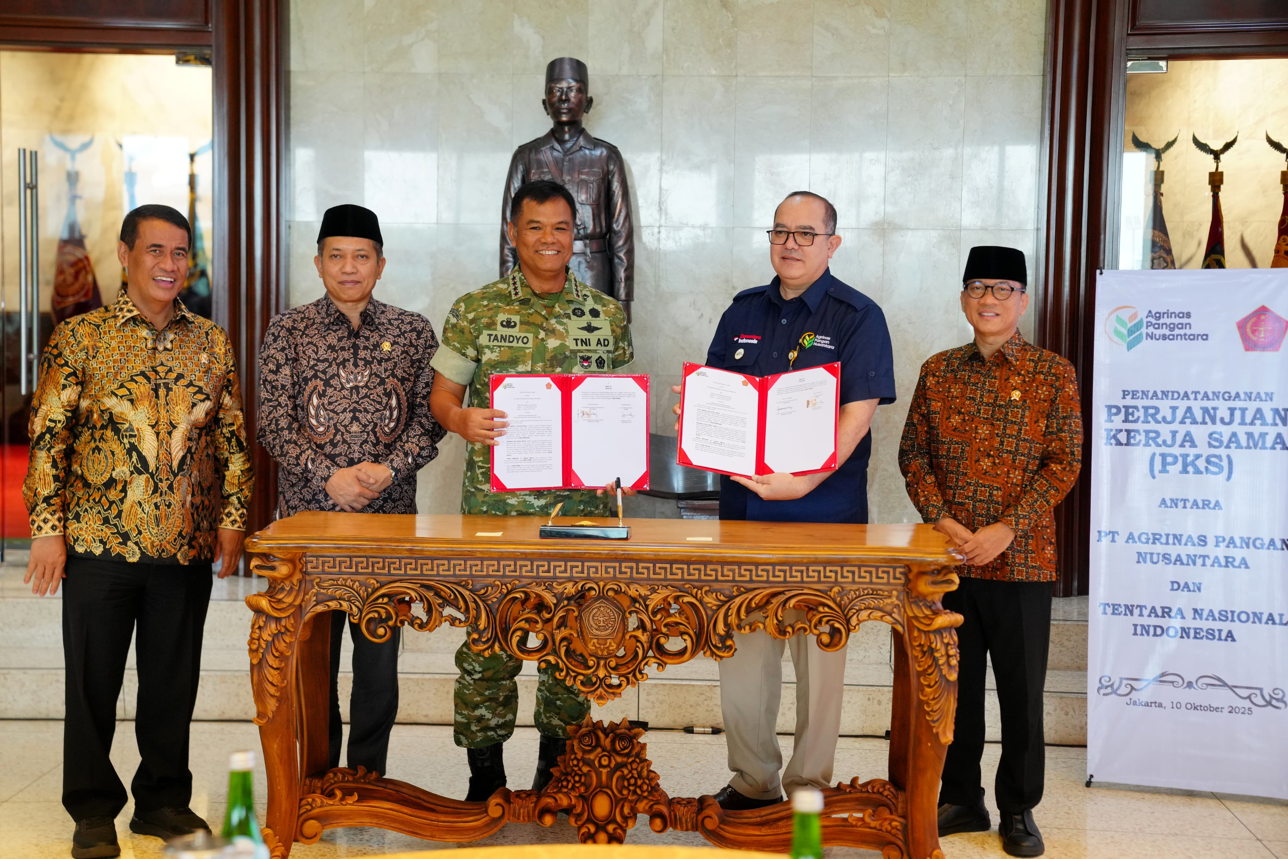 TNI dan PT Agrinas Pangan Nusantara Tandatangani PKS Percepatan Pembangunan KDKMP