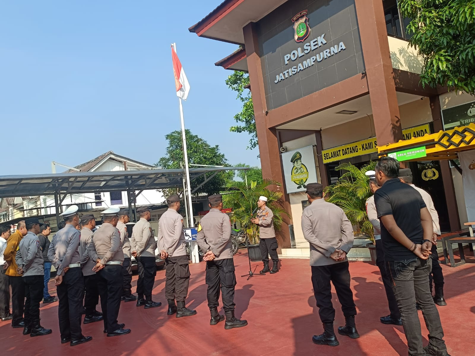 Polsek Jati Sampurna Gelar Pembinaan Rohani dan Mental untuk Tingkatkan Kedisiplinan dan Etos Kerja Pasca Puasa