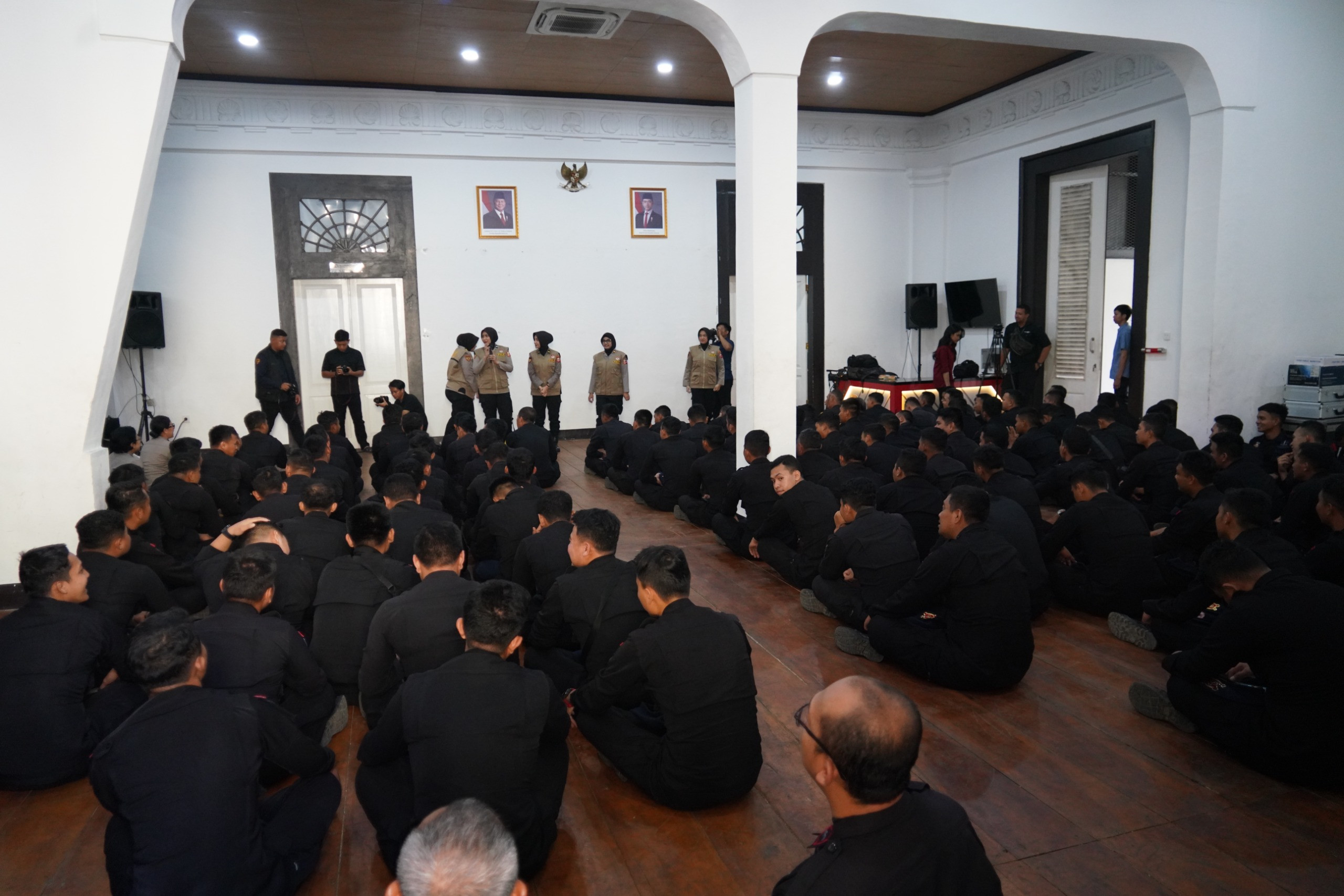 Pulihkan Semangat, Brimob Polda Metro Jaya Gelar Trauma Healing di Mako Kwitang