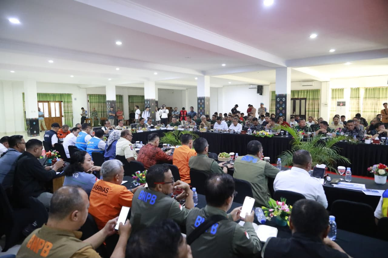 Polri dan Pemerintah Percepat Penanganan Dampak Gempa M 7,7 di Flores