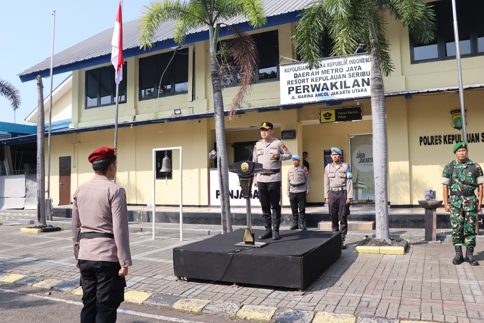 Polres Kepulauan Seribu Gelar Apel Siaga Pengamanan Laga Persija vs Persib di Marina Ancol