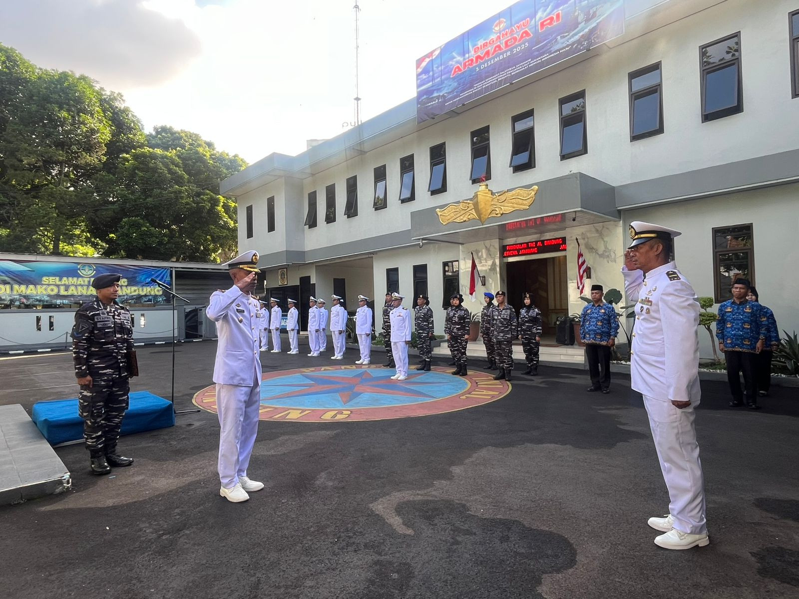 Pangkalan TNI AL Bandung Laksanakan Upacara Peringatan Hari Bela Negara Ke-77 Tahun 2025