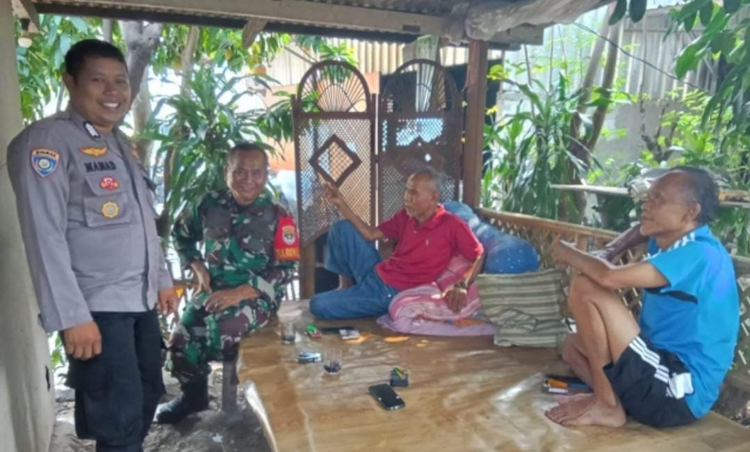 Bhabinkamtibmas dan Babinsa Sambangi Warga RT 04 RW 005 Duren Jaya, Bekasi Timur