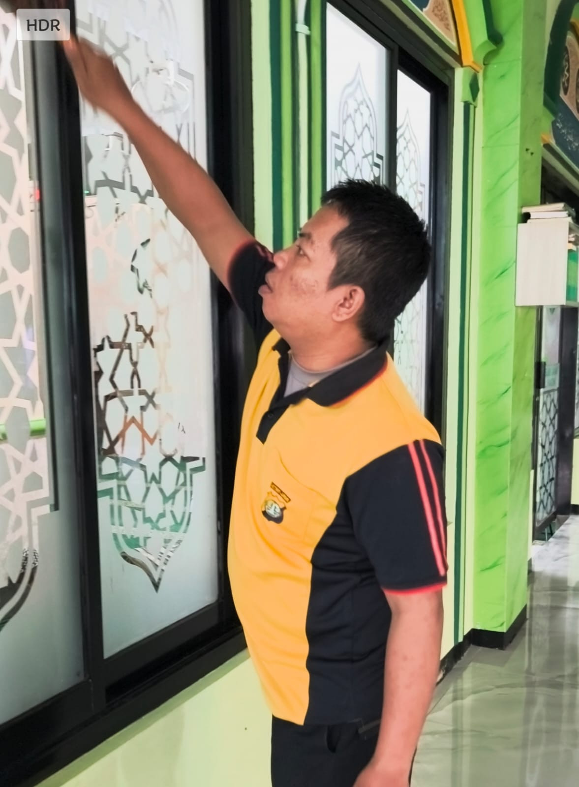 Polsek Pademangan Gelar Aksi Bersih Tempat Ibadah Lewat Program Bang Jasri