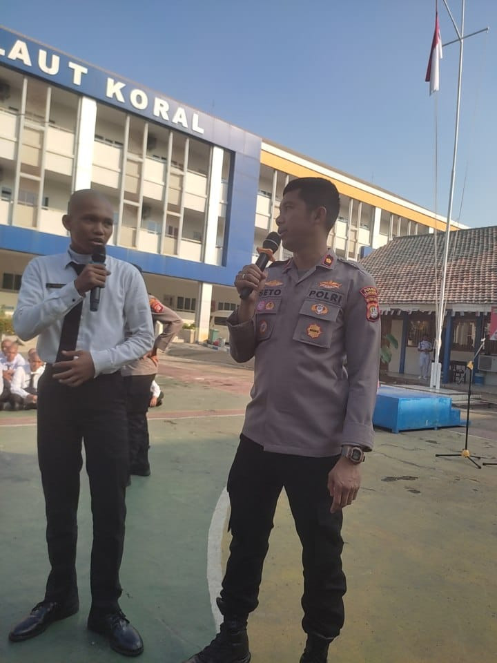 Police Go To School, Polsek Kelapa Gading Ajak Siswa SMK Pelayaran Jadi “Polisi bagi Diri Sendiri”