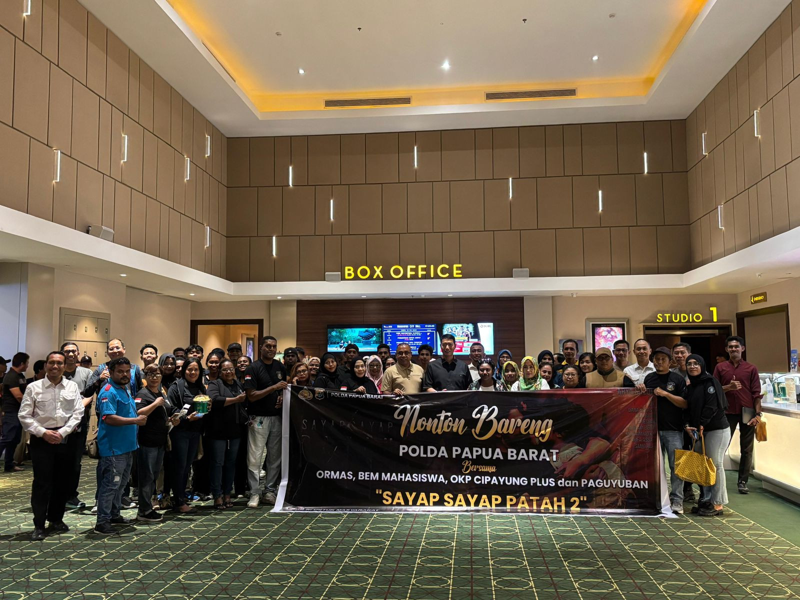 Polda Papua Barat Gelar Nonton Bersama Film “Sayap Sayap Patah 2” Bersama Organisasi Masyarakat di Manokwari