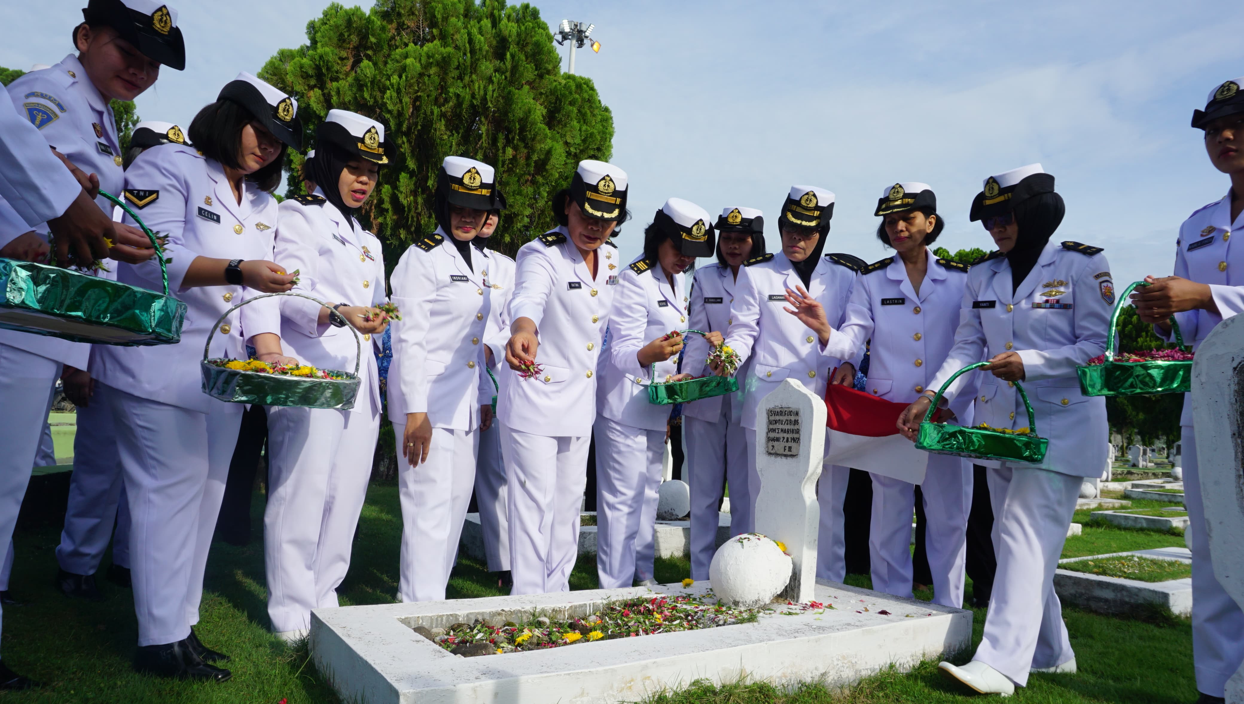 Sambut HUT Kowal, Prajurit Kowal Lantamal I Laksanakan Ziarah Rombongan di TMP Bukit Barisan