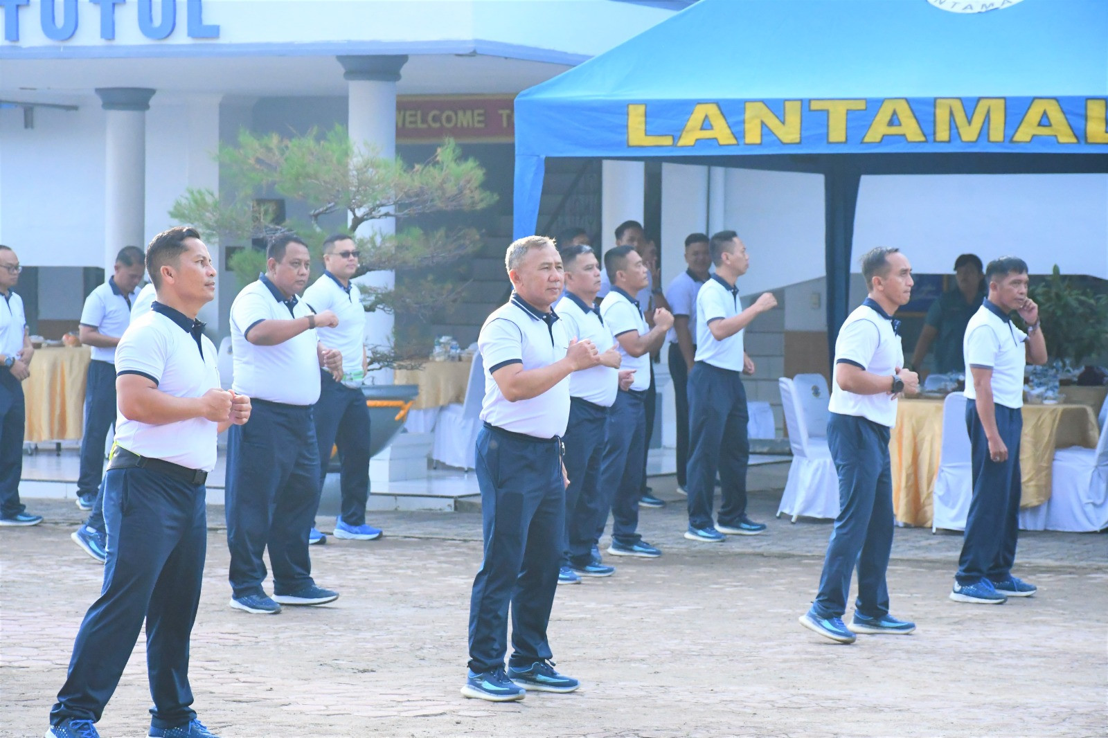 Jaga Kebugaran dan Kebersamaan, Komandan Lantamal I Lakukan Olahraga Bersama Prajurit Satrol Lantamal I