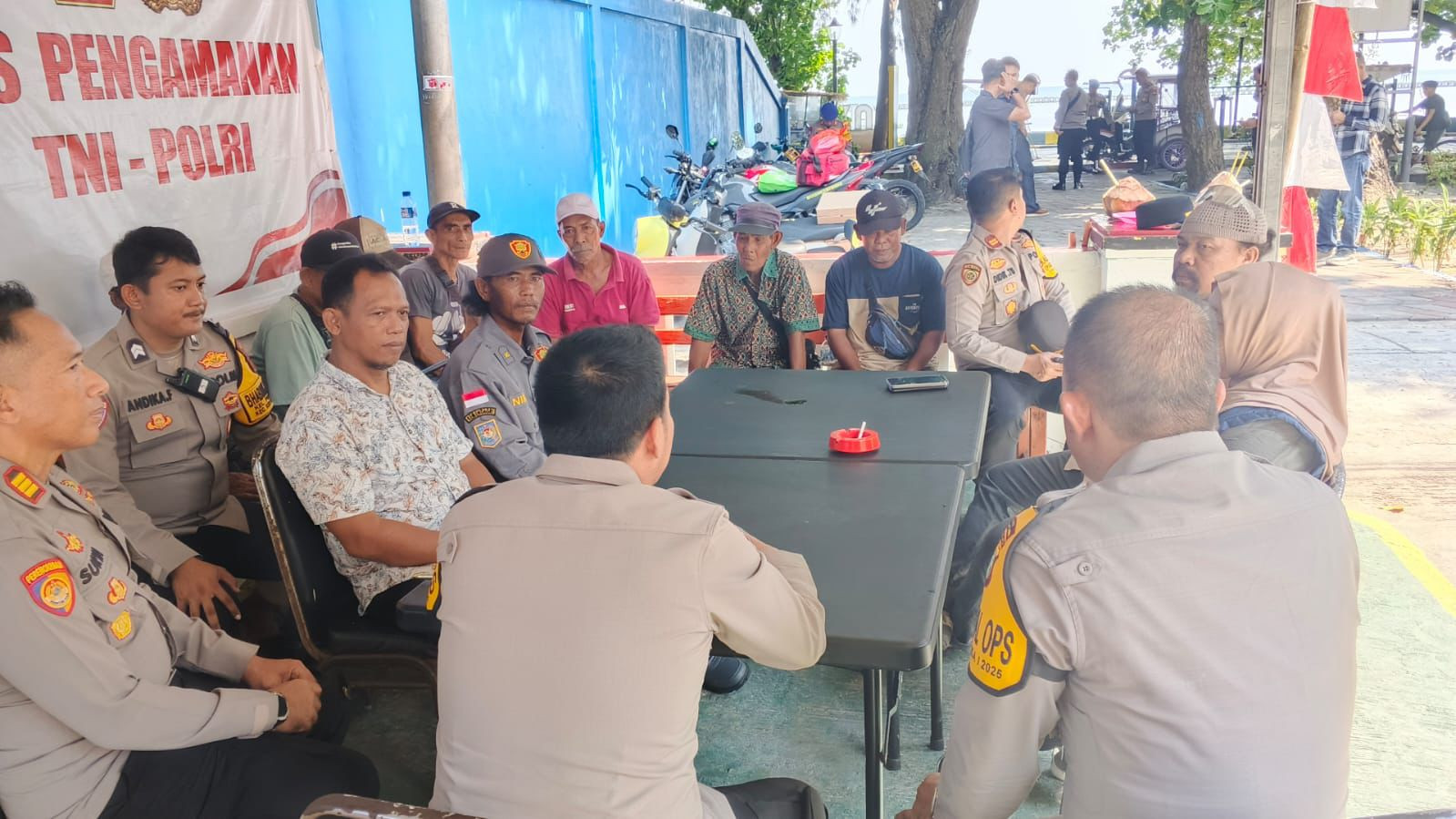 Kapolres Kepulauan Seribu Gelar Jumat Curhat di Pulau Payung, Warga Diajak Aktif Jaga Keamanan dan Jauhi Judi Online