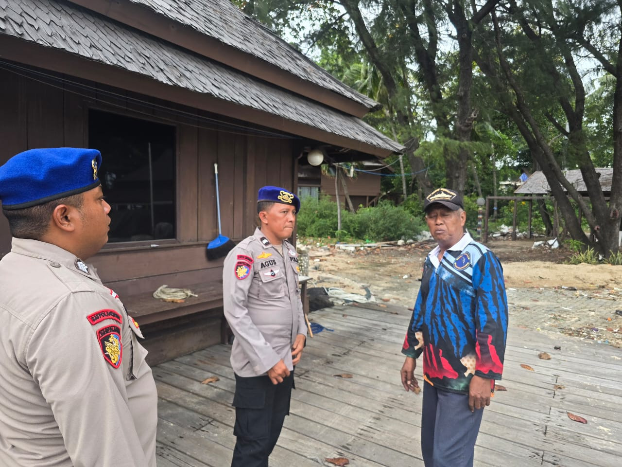 Patroli Dialogis Laut Satpolairud Polres Kepulauan Seribu Perkuat Pengamanan Perairan dan Sosialisasikan Layanan 110