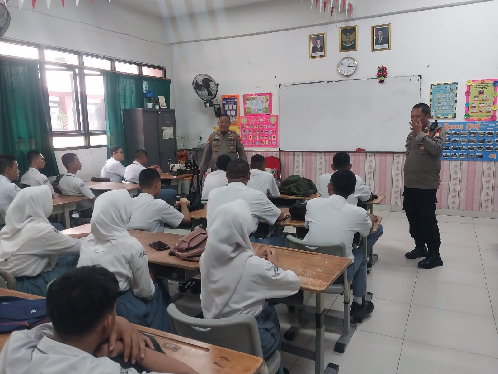 Polsek Pademangan Gelar Police Go To School, Ajak Pelajar SMKN 55 Jauhi Narkoba dan Kenakalan Remaja