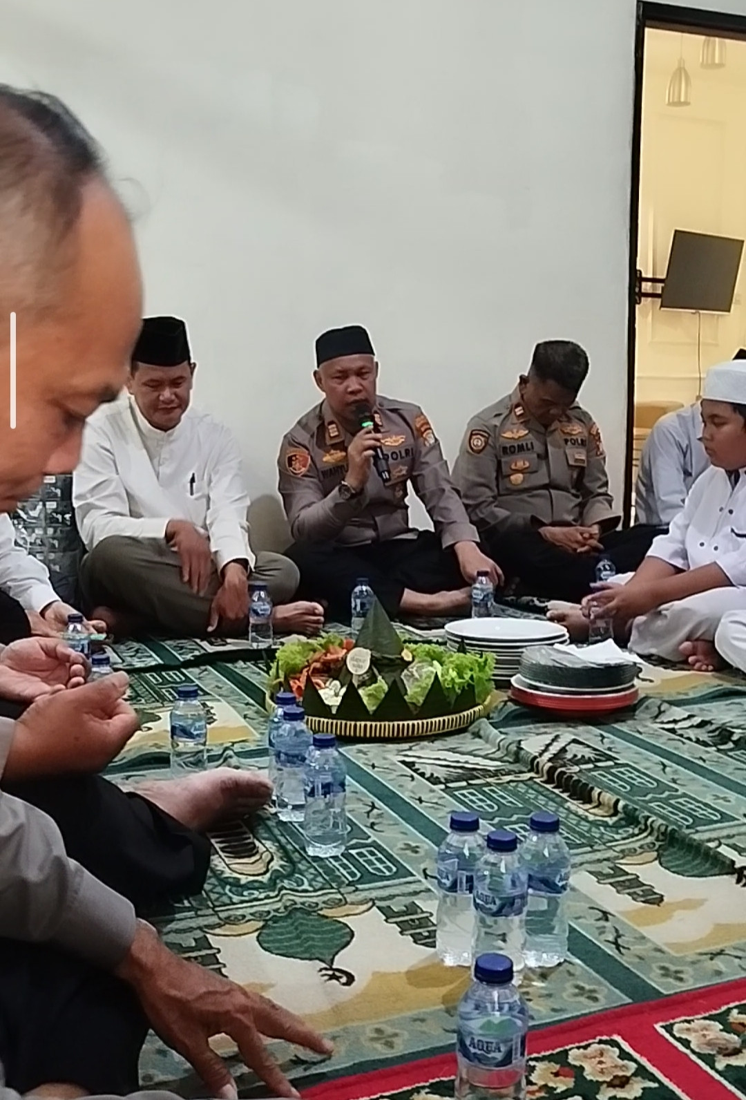 Kapolsek Pondok Gede Santuni 40 Anak Yatim Yayasan Rindang Indonesia
