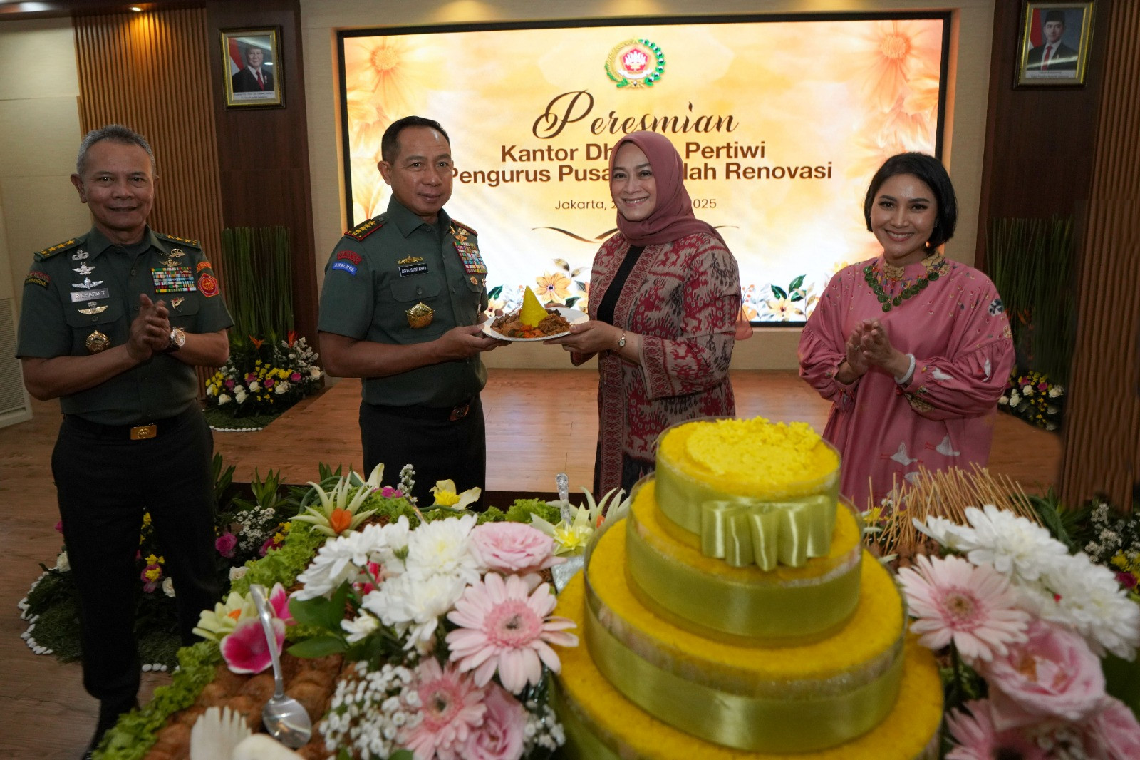 Panglima TNI Bersama Ketum Dharma Pertiwi Resmikan Kantor Dharma Pertiwi di Menteng