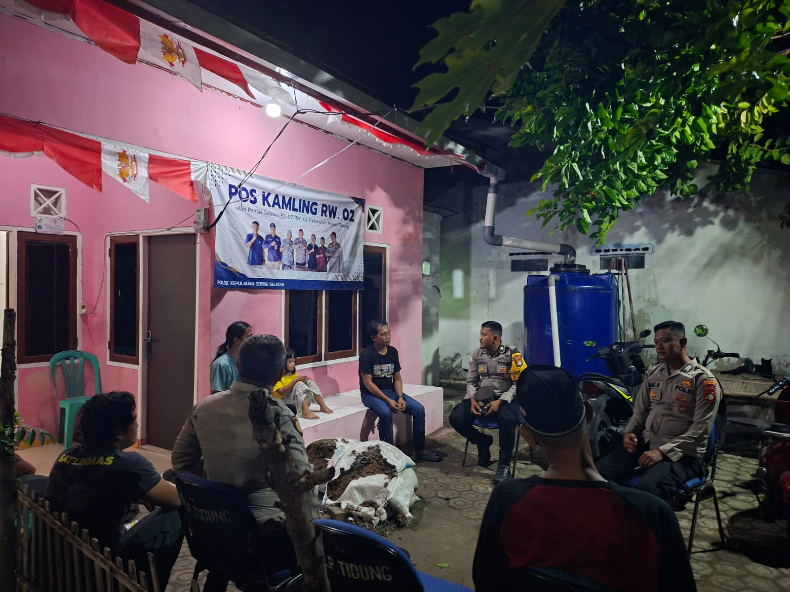 Patroli Malam Gabungan di Kepulauan Seribu Selatan, Polisi–TNI Sambangi Warga Perkuat Rasa Aman Lingkungan