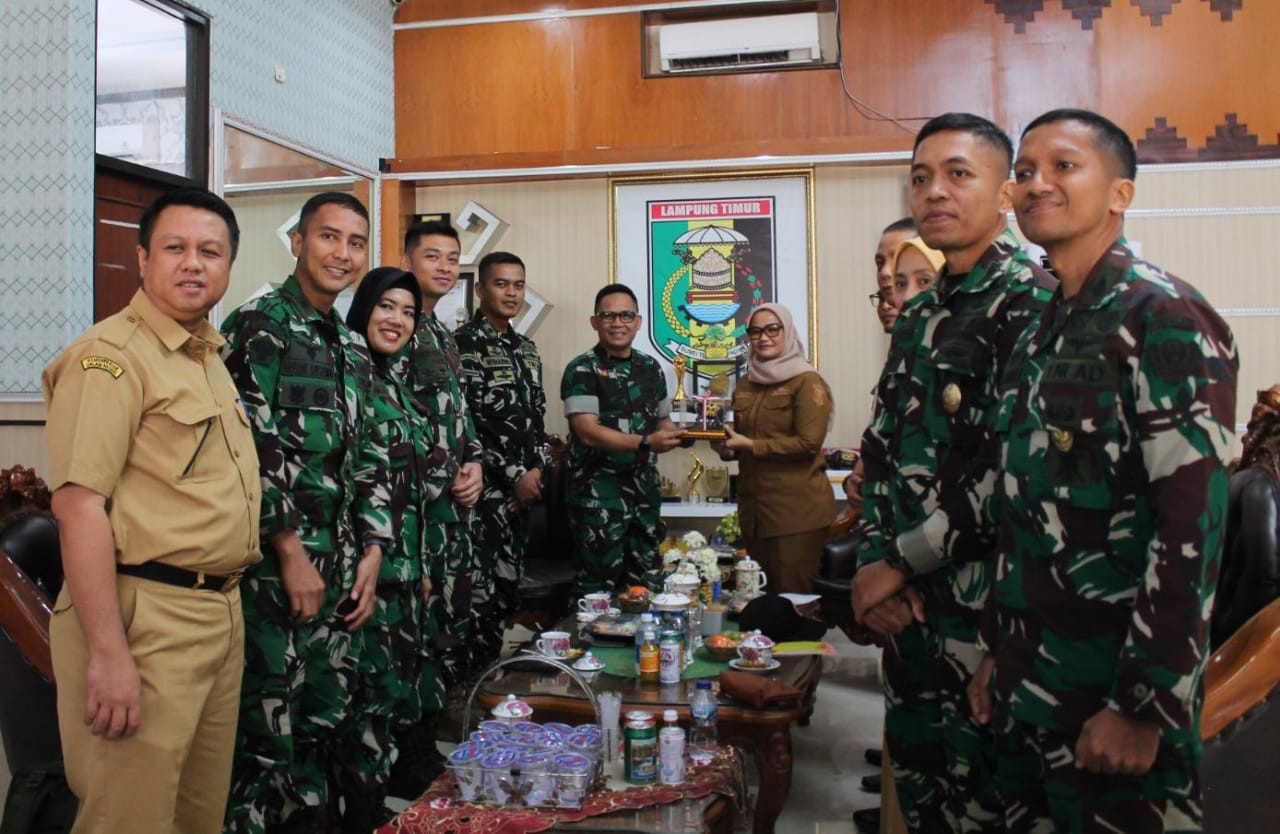 Cari Solusi Karhutla, Tim KKL Seskoad Gelar Dialog Dua Arah dengan Warga Lampung Timur