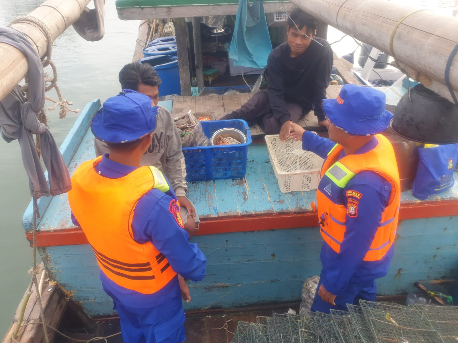 Satpolairud Polres Kepulauan Seribu Patroli Dialogis Laut, Antisipasi 3C dan Sosialisasikan Call Center 110