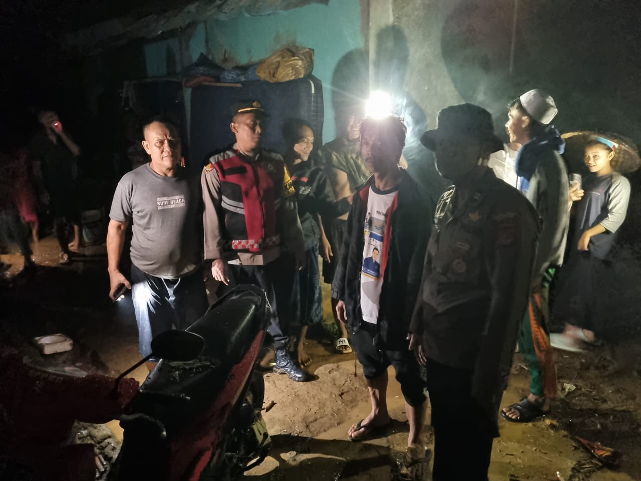 Polres Bogor Bergerak Cepat Tanggap Darurat Banjir di Sejumlah Desa