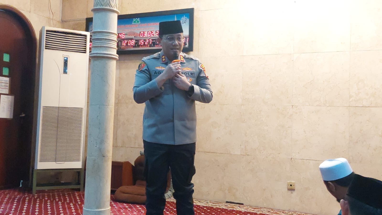 Pererat Silaturahmi dan Sinergi, Wakapolres Metro Jakarta Utara Kunjungi Masjid Keramat Luar Batang
