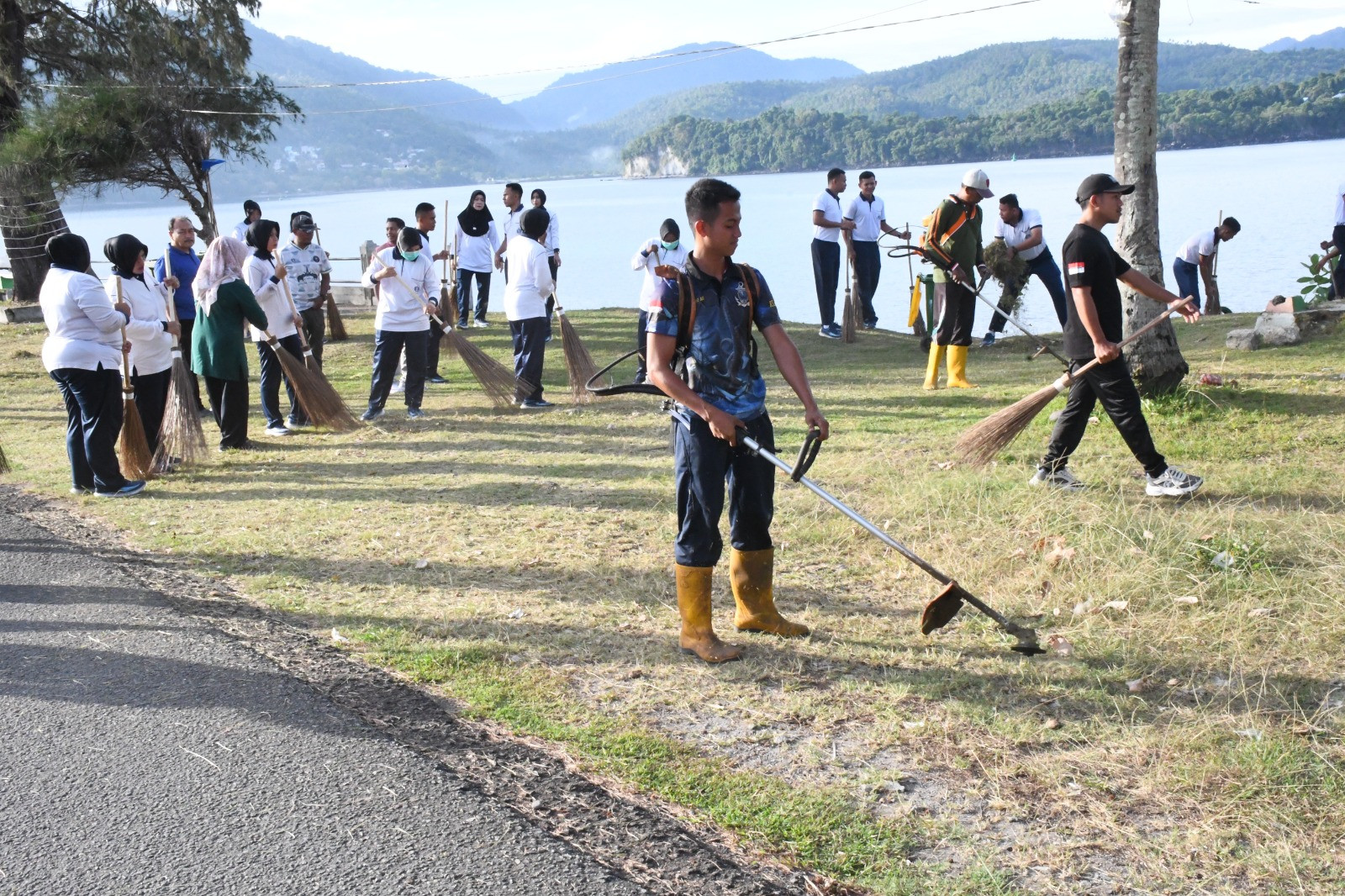 Lanal Sabang Bersama Forkopimda Kota Sabang Gelar Gotong Royong Bersih Pantai Paradiso dan Sabang Fair